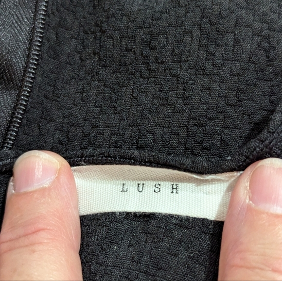 LUSH Black Tie Front Tapered Leg Jumpsuit Keyhole Back Women’s Size XS - Picture 8 of 10